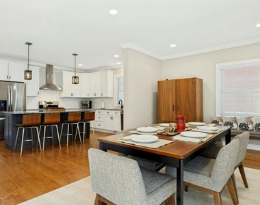 1928 Bartle Ave - Photo Thumbnail 9
