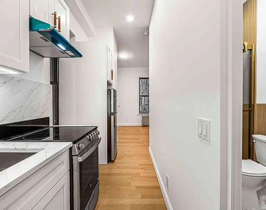 304 East 11th - Photo Thumbnail 9