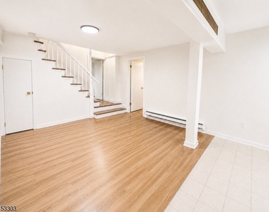 7 Valley Rd - Photo Thumbnail 12