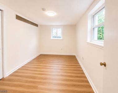 7 Valley Rd - Photo Thumbnail 24