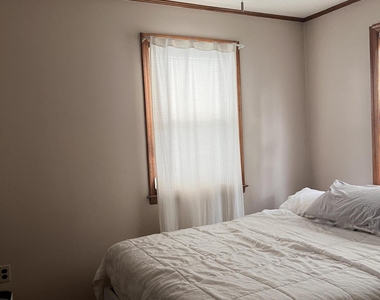 205 Villa Place - Photo Thumbnail 5