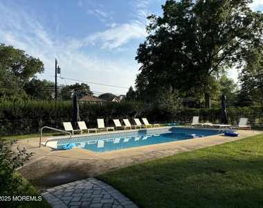 55 Pinewood Avenue - Photo Thumbnail 11