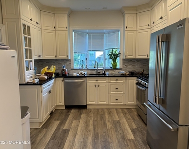 55 Pinewood Avenue - Photo Thumbnail 7