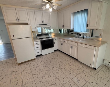 3248 Beachview Drive - Photo Thumbnail 2