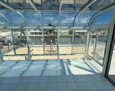 3248 Beachview Drive - Photo Thumbnail 6