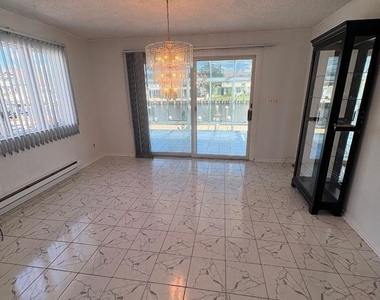 3248 Beachview Drive - Photo Thumbnail 5