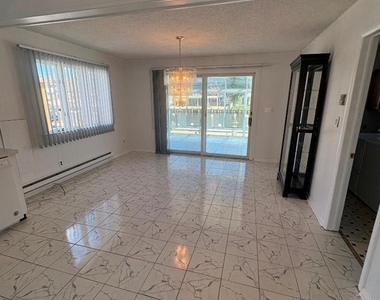 3248 Beachview Drive - Photo Thumbnail 4