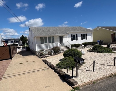 3248 Beachview Drive - Photo Thumbnail 16