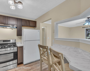 134 Whispering Oaks Way - Photo Thumbnail 15