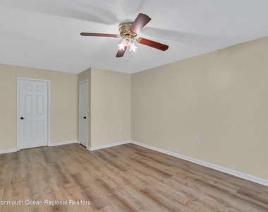 134 Whispering Oaks Way - Photo Thumbnail 26