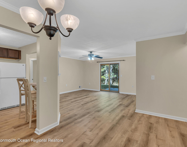 134 Whispering Oaks Way - Photo Thumbnail 7