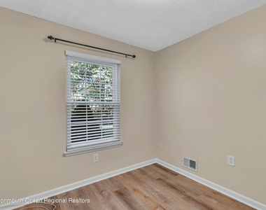 134 Whispering Oaks Way - Photo Thumbnail 19