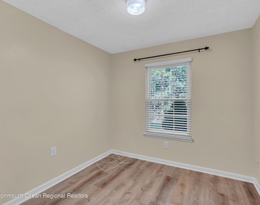 134 Whispering Oaks Way - Photo Thumbnail 17