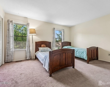 289 Bromley Place - Photo Thumbnail 13