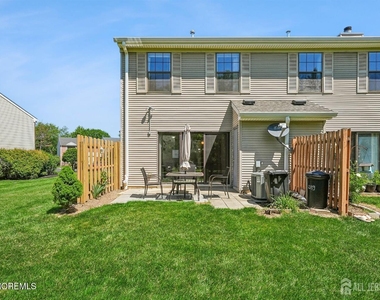 289 Bromley Place - Photo Thumbnail 17