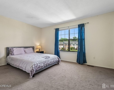 289 Bromley Place - Photo Thumbnail 12