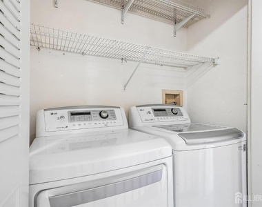 289 Bromley Place - Photo Thumbnail 11