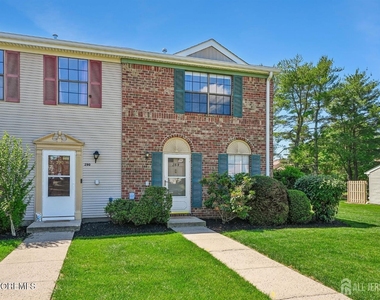289 Bromley Place - Photo Thumbnail 1