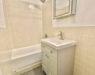 306 East 11th Street - Photo Thumbnail 5