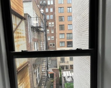 East 80th Street - Photo Thumbnail 2