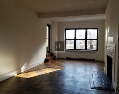 East 38 Street - Photo Thumbnail 1