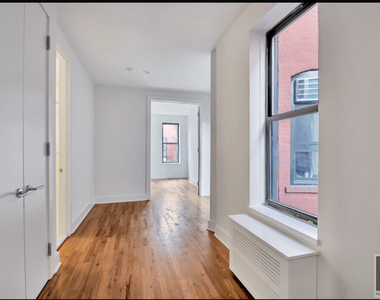 West 45 Street - Photo Thumbnail 2