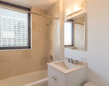 West 48 Street - Photo Thumbnail 2