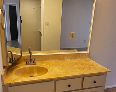 2117 W Missouri Avenue - Photo Thumbnail 12