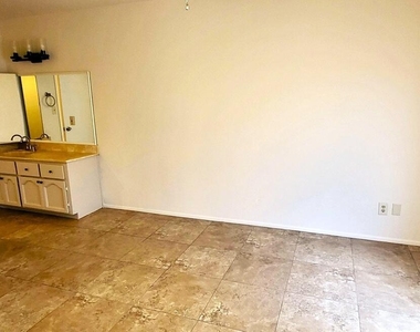 2117 W Missouri Avenue - Photo Thumbnail 10