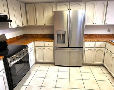 2117 W Missouri Avenue - Photo Thumbnail 3
