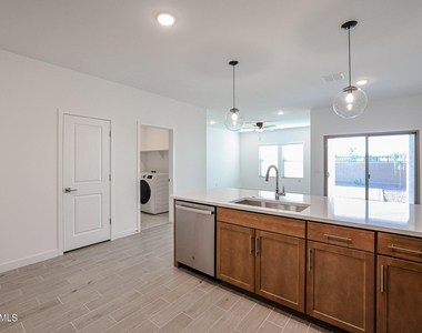 7931 W Frier Drive - Photo Thumbnail 8