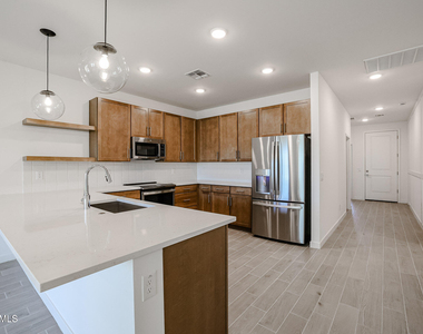 7931 W Frier Drive - Photo Thumbnail 5