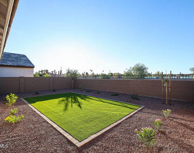 7931 W Frier Drive - Photo Thumbnail 33