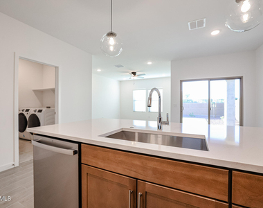 7931 W Frier Drive - Photo Thumbnail 7