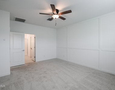 7931 W Frier Drive - Photo Thumbnail 17