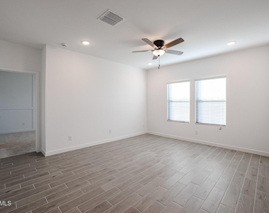 7931 W Frier Drive - Photo Thumbnail 13