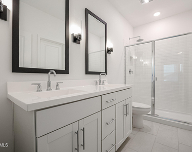 7931 W Frier Drive - Photo Thumbnail 19