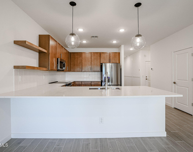 7931 W Frier Drive - Photo Thumbnail 6