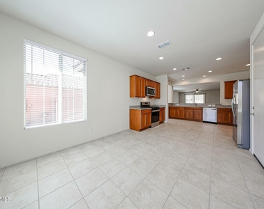 7126 W Bent Tree Drive - Photo Thumbnail 2