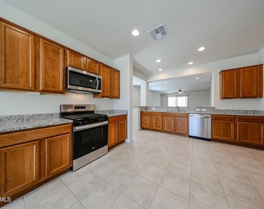 7126 W Bent Tree Drive - Photo Thumbnail 1