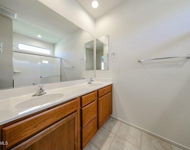 7126 W Bent Tree Drive - Photo Thumbnail 10