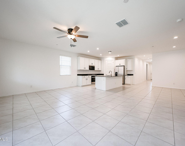28486 N 134th Avenue - Photo Thumbnail 6