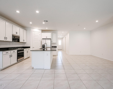 28486 N 134th Avenue - Photo Thumbnail 4