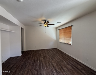 1670 E Elgin Street - Photo Thumbnail 3