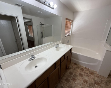 1670 E Elgin Street - Photo Thumbnail 12