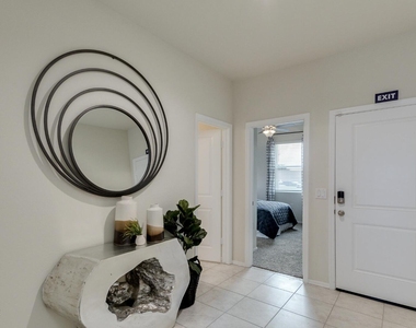 1319 W Raymond Avenue - Photo Thumbnail 2