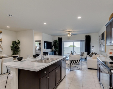 1319 W Raymond Avenue - Photo Thumbnail 11