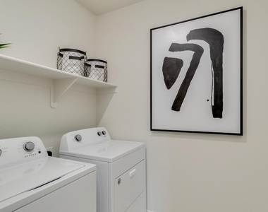 1319 W Raymond Avenue - Photo Thumbnail 32