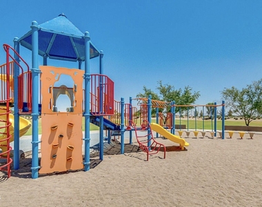 1319 W Raymond Avenue - Photo Thumbnail 36