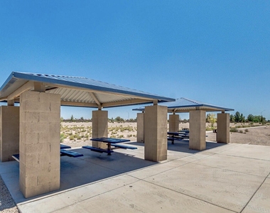 1319 W Raymond Avenue - Photo Thumbnail 38